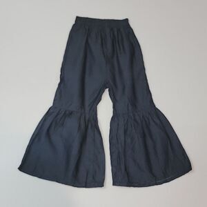 A.T.U.N Lightweight Ruffle Bell Bottom Pants size 2-3Y